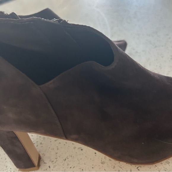 Cole Haan Vestry brown suede ankle boot size 6 - Picture 4 of 4